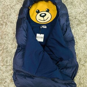 New with tags Moschino Baby Slipping bag capitonado